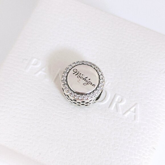Pandora Michigan Map Lakes Exclusive Bead Charm S925 Silver with box - Picture 2 of 8